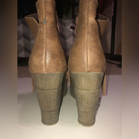 Fringy Booties - Picture 6 of 12